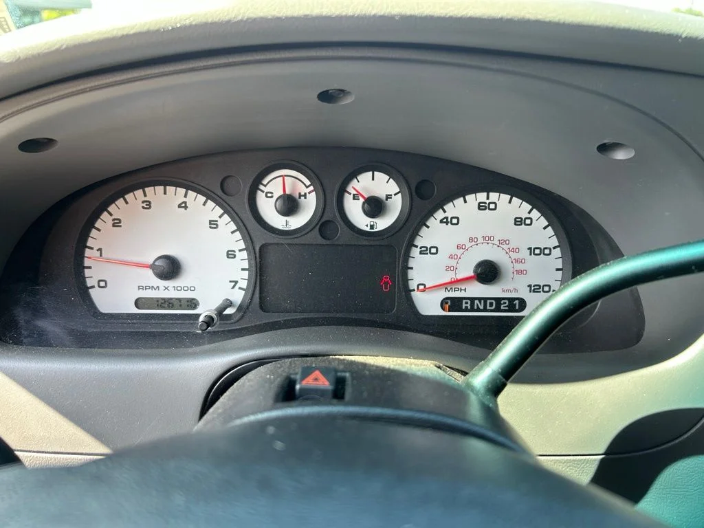 Used 2005 Black Ford  image 13