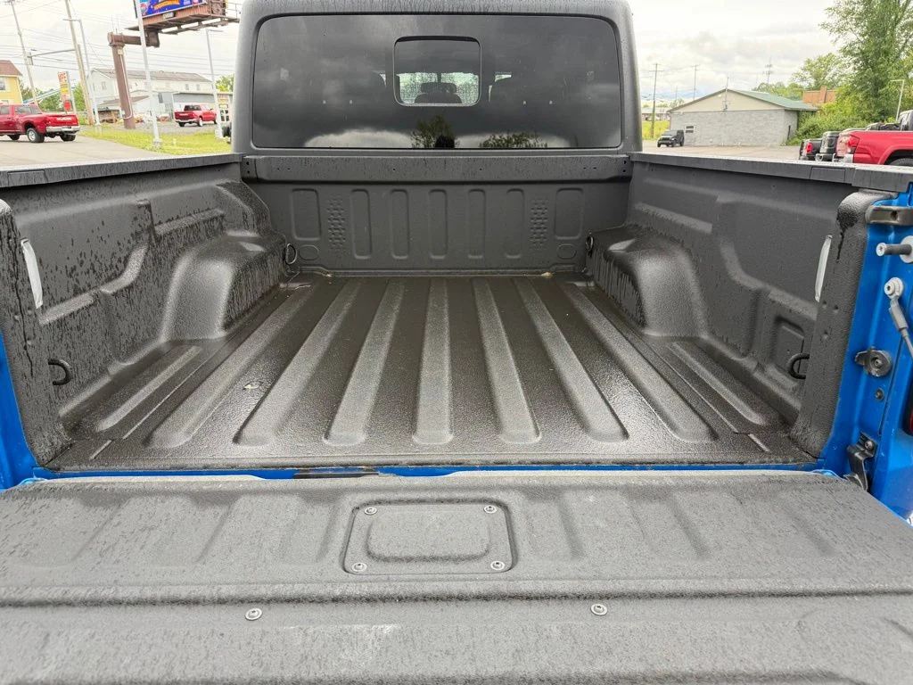 Used 2022 Blue Jeep Willys image 4