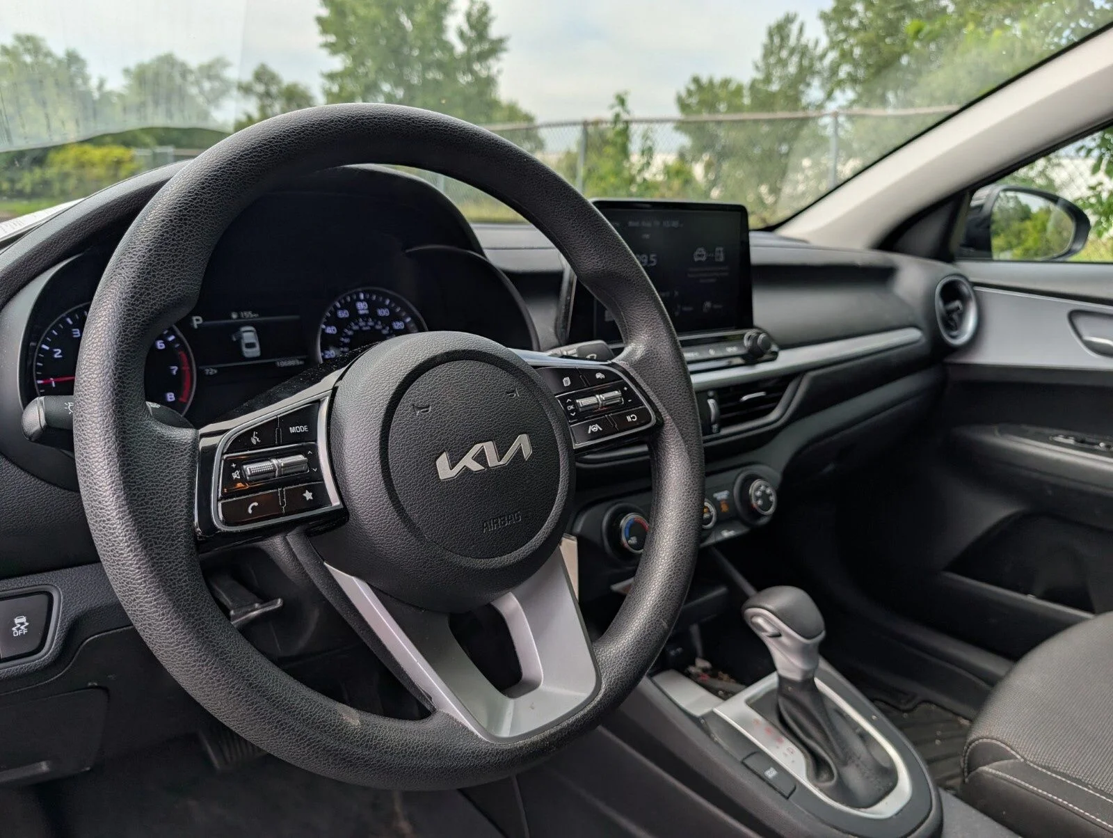Used 2023 Black Kia LXS image 18