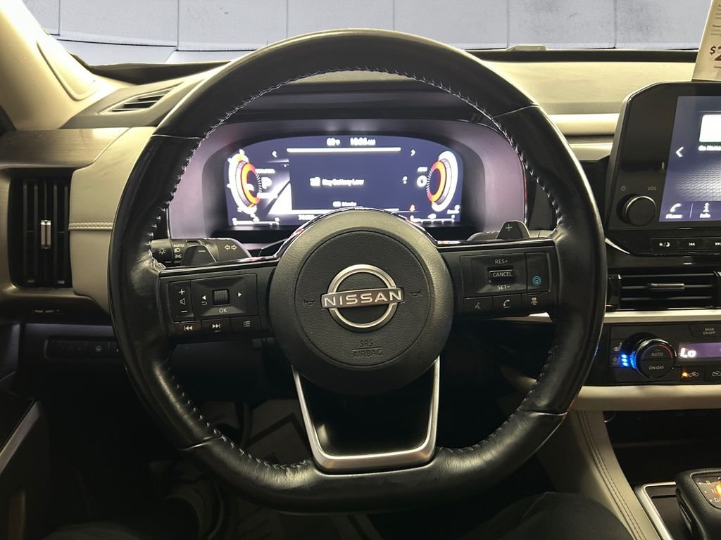 Used 2022 Blue Nissan Platinum image 9