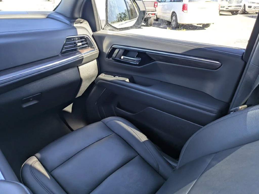 Used 2025 White Chevrolet LT image 19