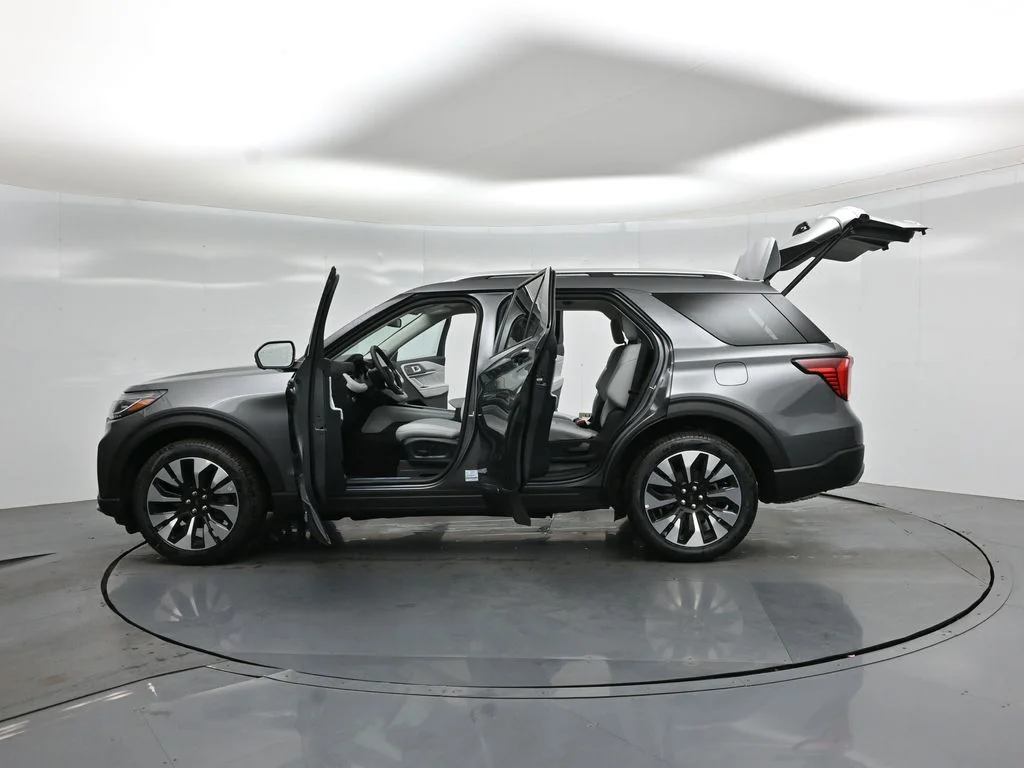 New 2026 Carbonized Gray Metallic Ford Platinum image 36