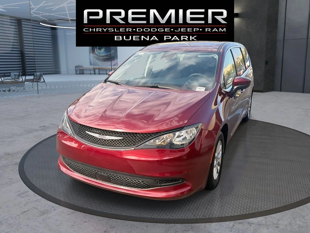 2023 Chrysler Voyager LX