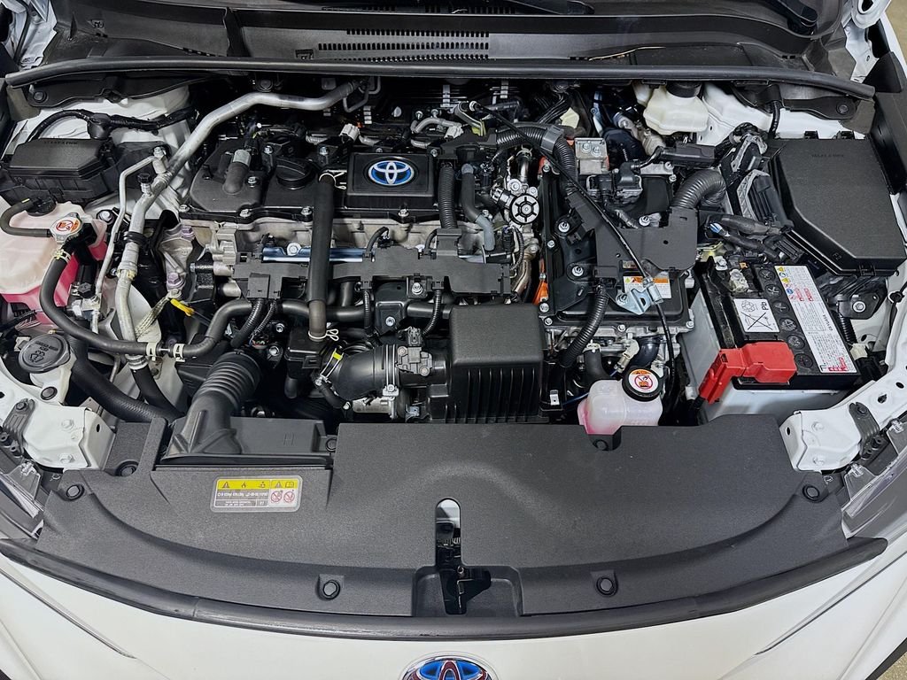 Used 2024 Ice Cap Toyota Hybrid SE image 29