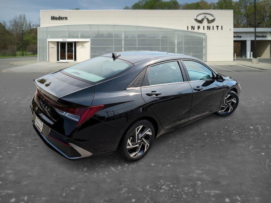 Used 2025 Abyss Black Hyundai SEL Convenience image 4