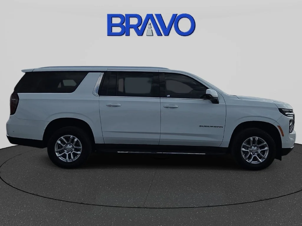 Used 2025 Summit White Chevrolet LT image 5