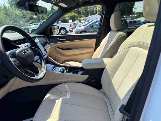 New 2027 Bright White Clearcoat Jeep Limited image 15