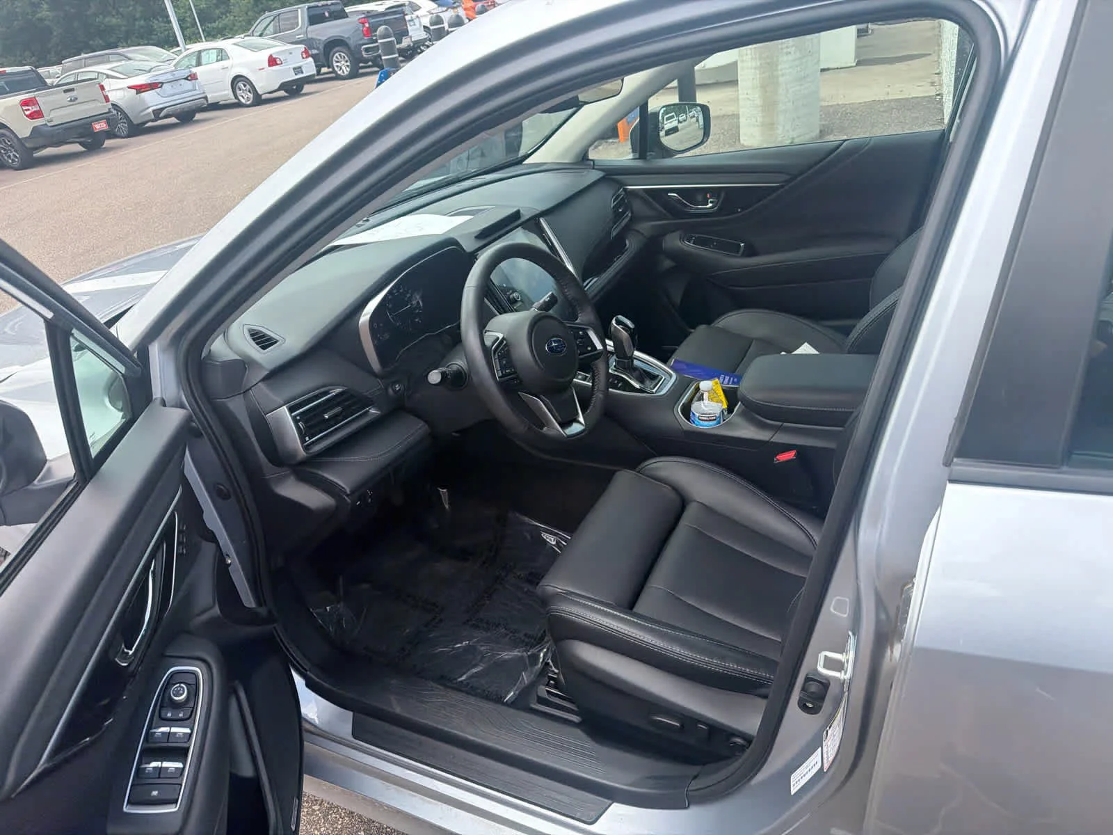 Used 2024 Ice Silver Metallic Subaru Limited image 9