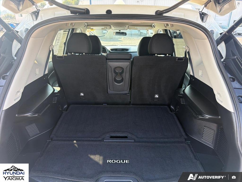 Used 2018 Glacier White Nissan SV image 12