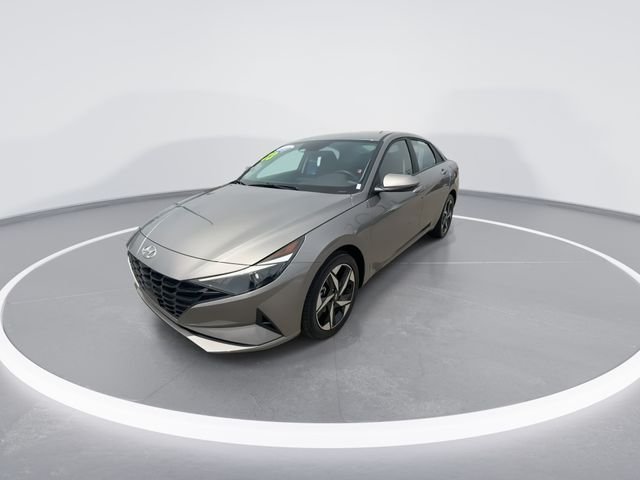 Certified Used 2023 Silver Hyundai SEL image 4