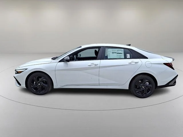 New 2026 White Hyundai SEL Sport image 4