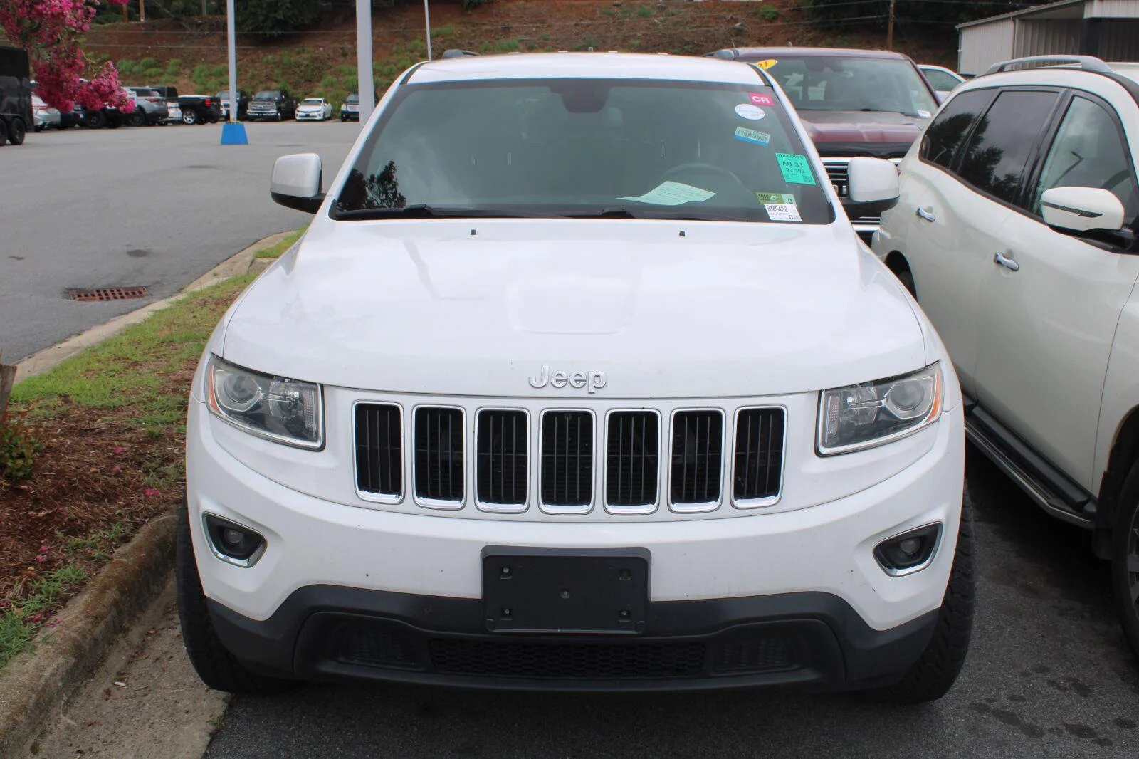 Used 2016 Bright White Clearcoat Jeep Laredo image 2