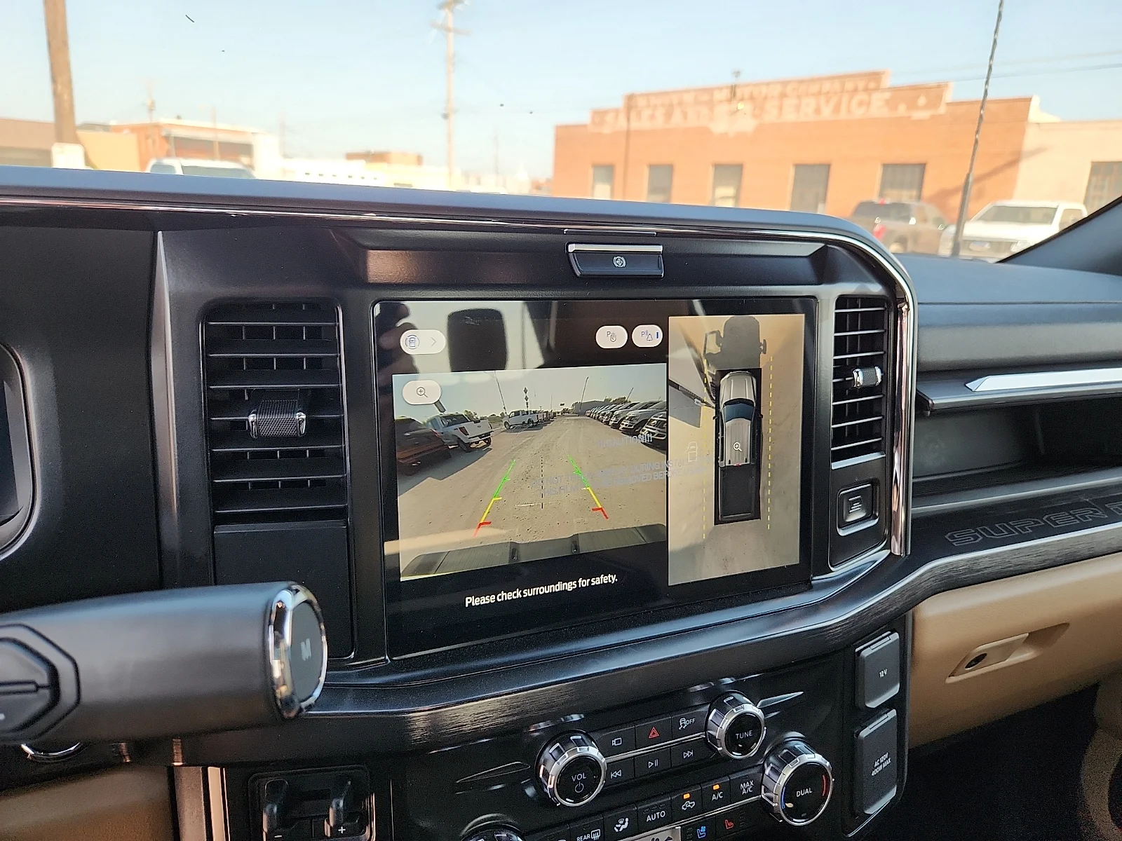 New 2026 Oxford White Ford Lariat image 23