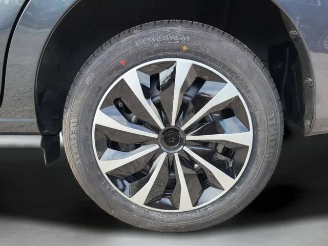 Used 2024  Mitsubishi ES image 33