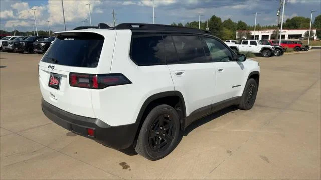 New 2026 Bright White Clear-Coat Exterior Paint Jeep Limited image 9