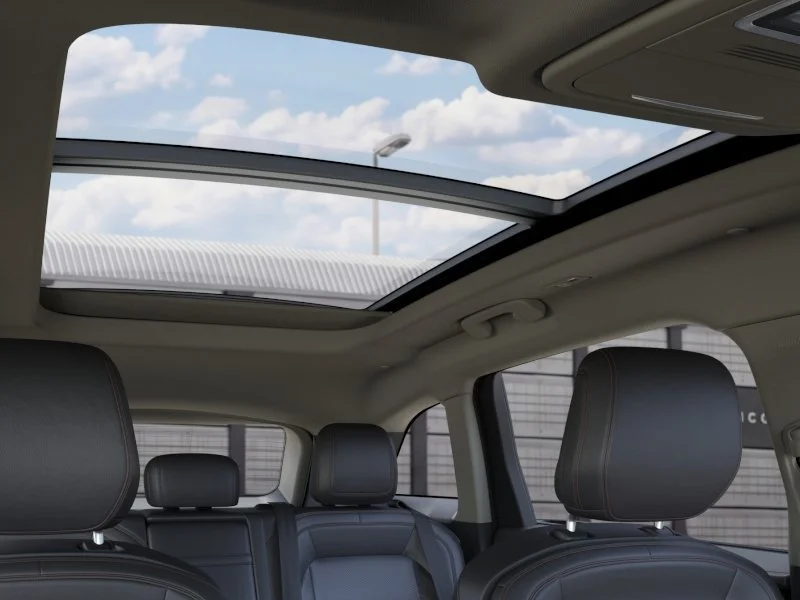 New 2026 White Platinum Metallic Tri-Coat Lincoln Premiere image 22
