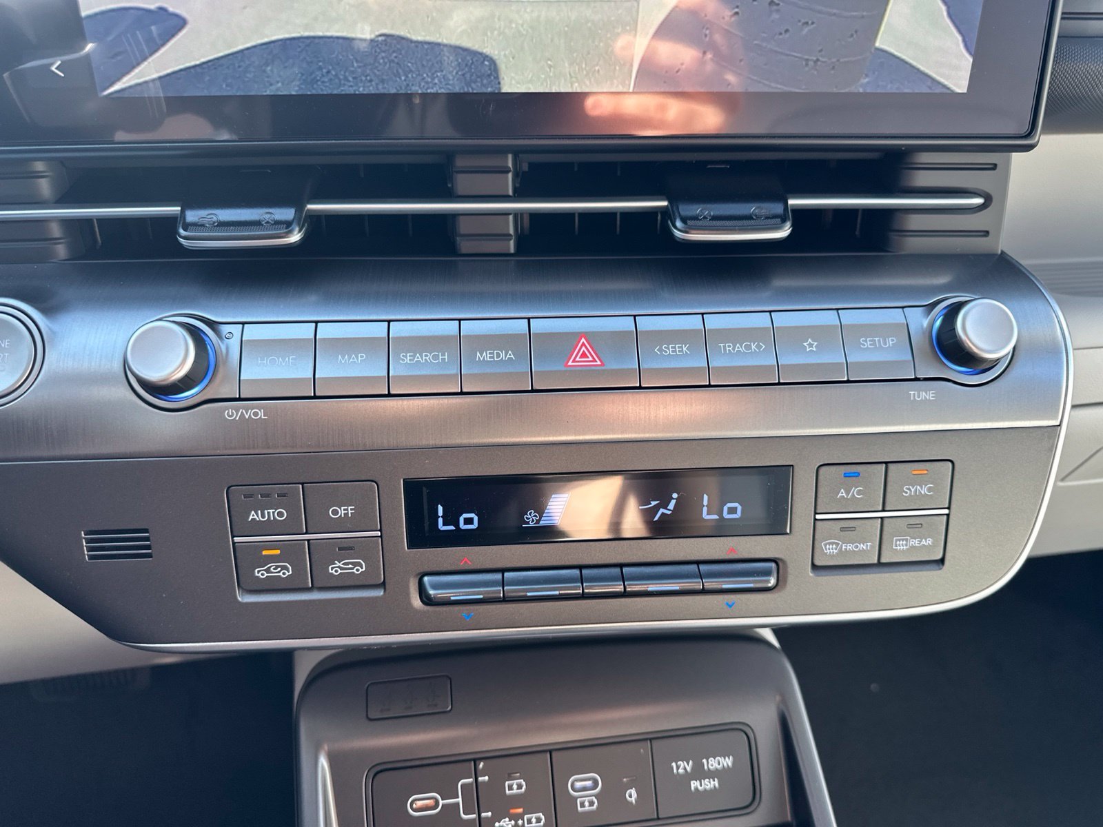 New 2027 White Hyundai SEL Premium AWD image 49