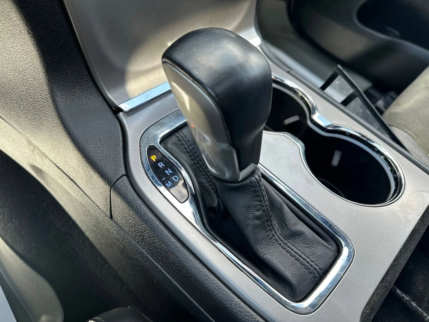 Used 2020 Red Jeep Altitude image 57