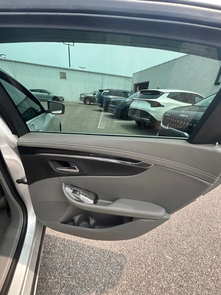 Used 2015 Silver Chevrolet LT image 21