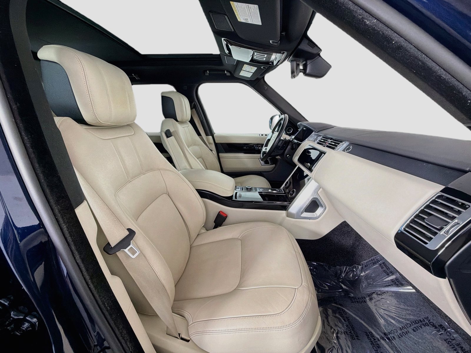 Used 2022 Portofino Blue Metallic Land Rover  image 32