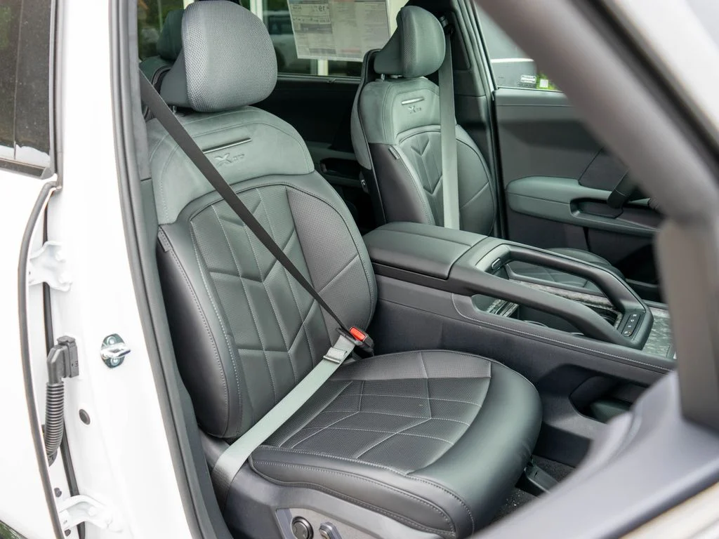 New 2027 Glacial White Pearl Kia X-Pro SX Prestige image 9