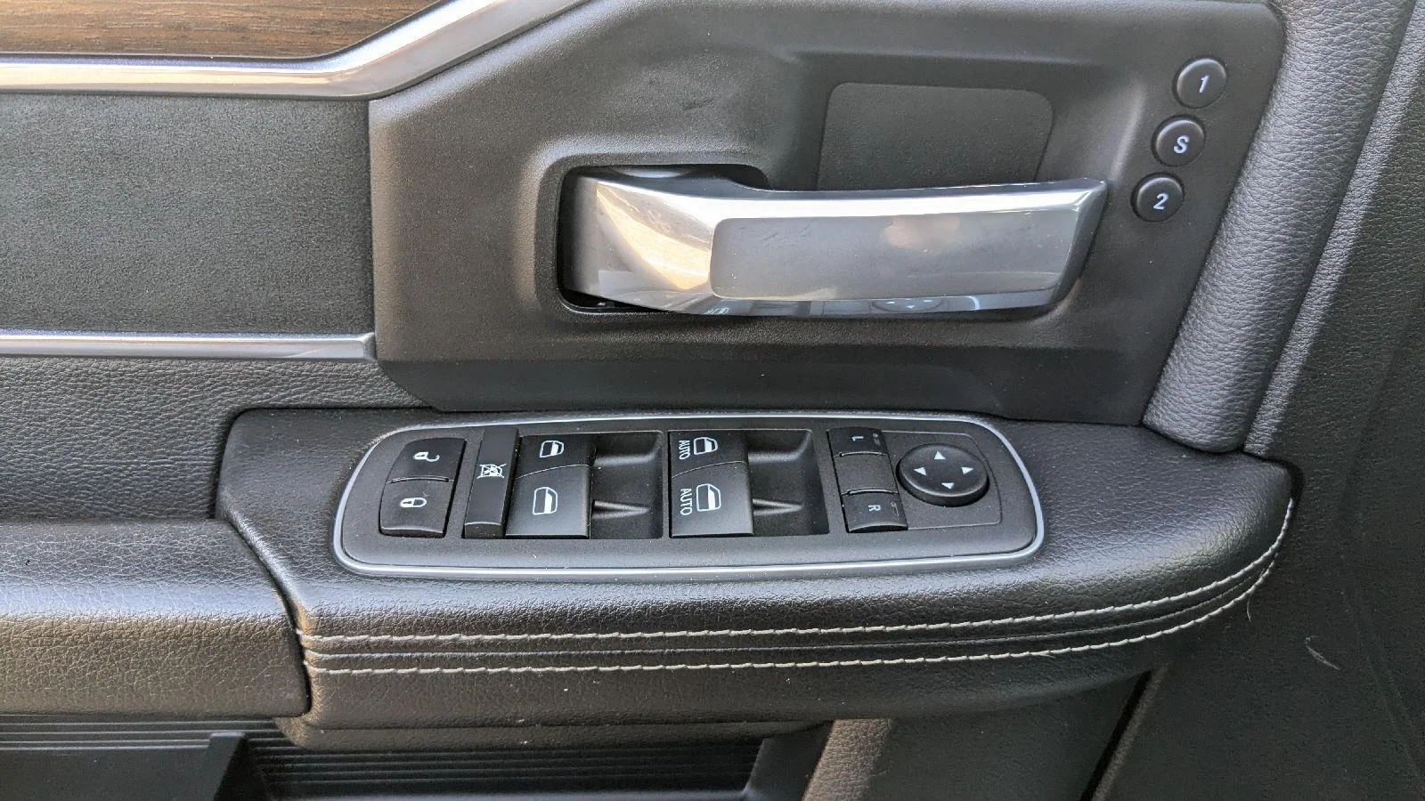 2022 RAM Ram 3500 Pickup Laramie - Photo 18