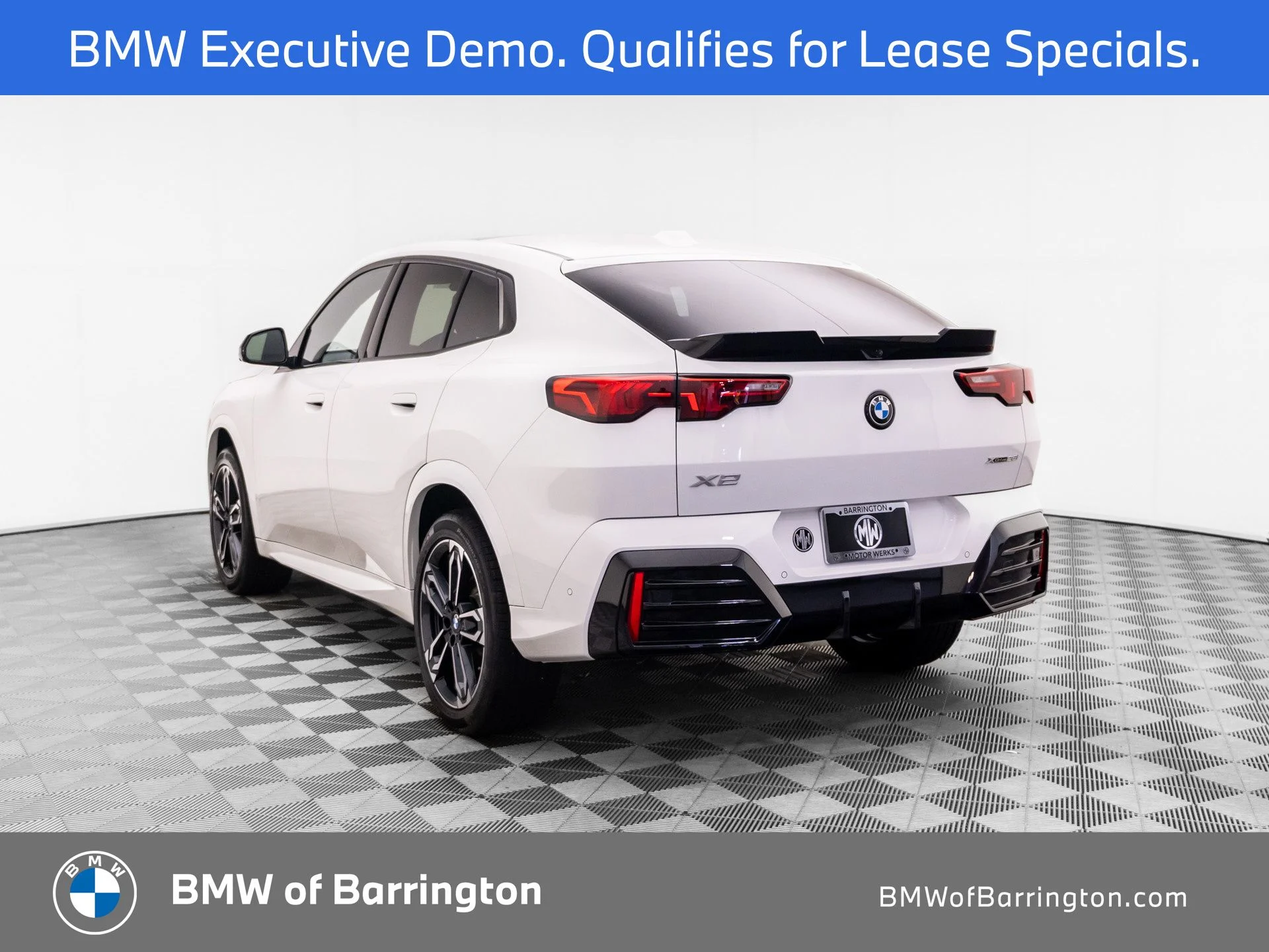 Used 2026 White BMW xDrive28i image 3
