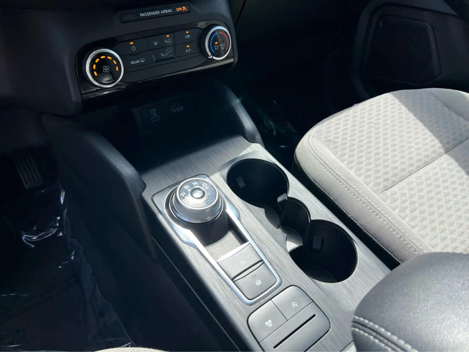 Certified Used 2022 Oxford White Ford SE image 37