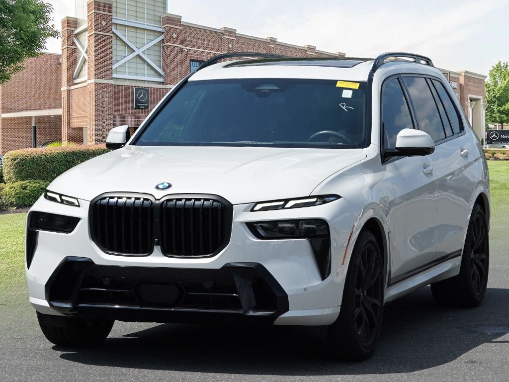Used 2023 White Metallic BMW xDrive40i image 4