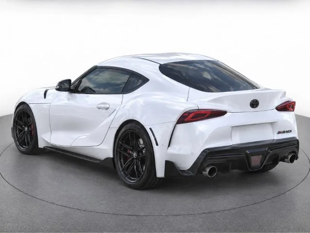 Used 2021  Toyota 3.0 image 4