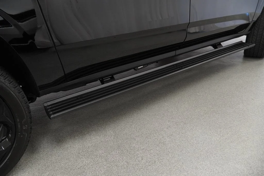 New 2026 Black Chevrolet High Country image 38
