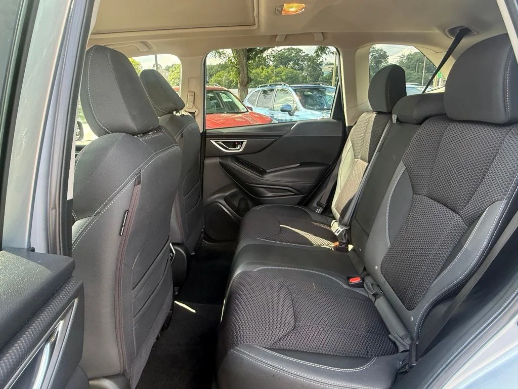 Used 2021 Ice Silver Metallic Subaru Premium image 26