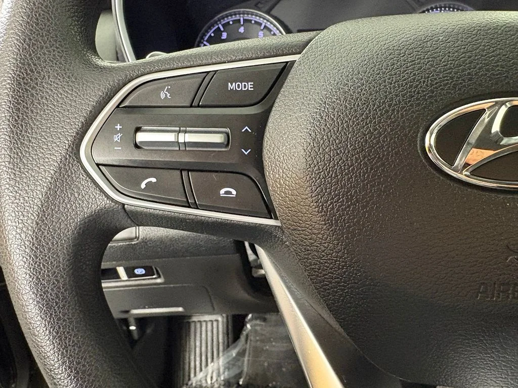 Used 2023 Black Hyundai SE image 24