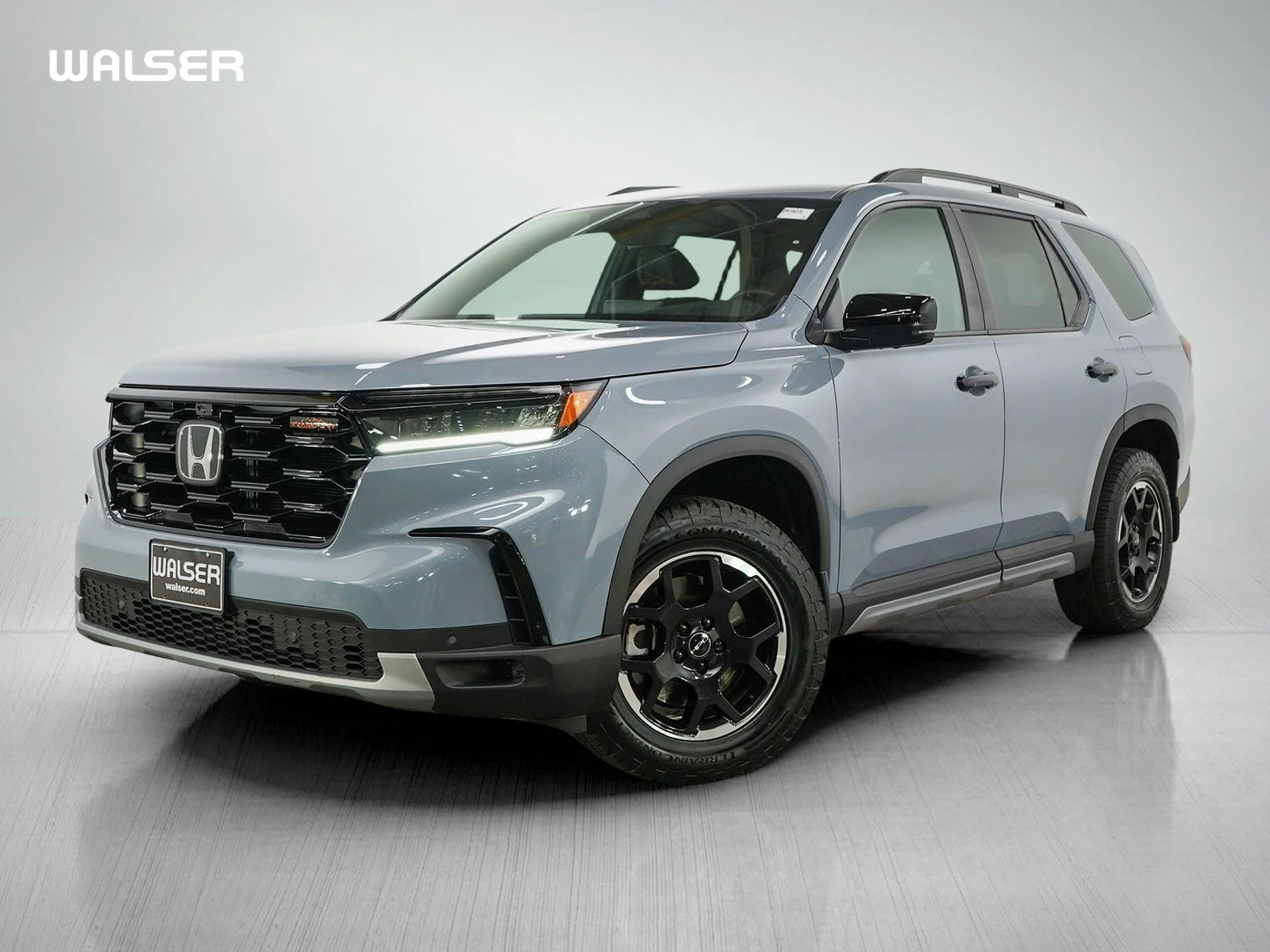 Used 2025 Sonic Gray Honda TrailSport AWD image 1