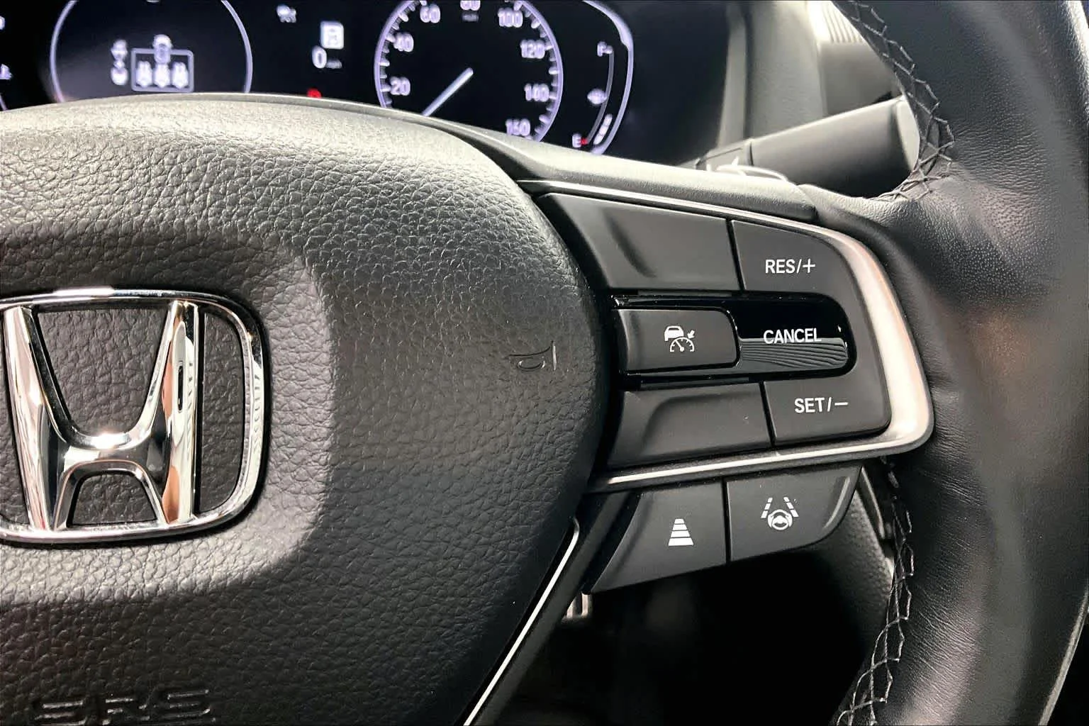 Used 2022 Platinum White Pearl Honda Sport image 25