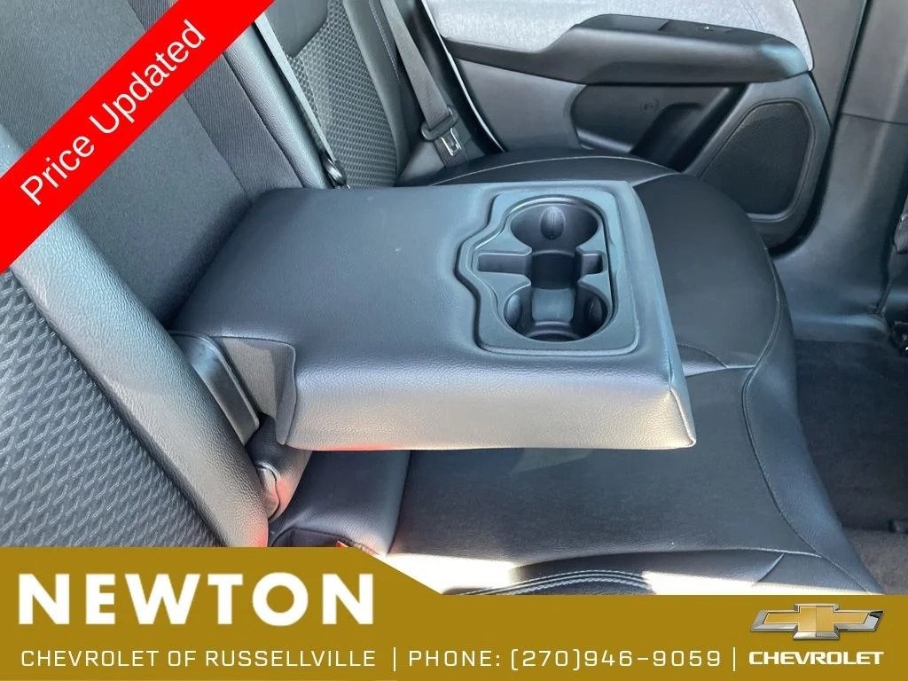 Used 2025 Bright White Clearcoat Jeep Latitude image 34