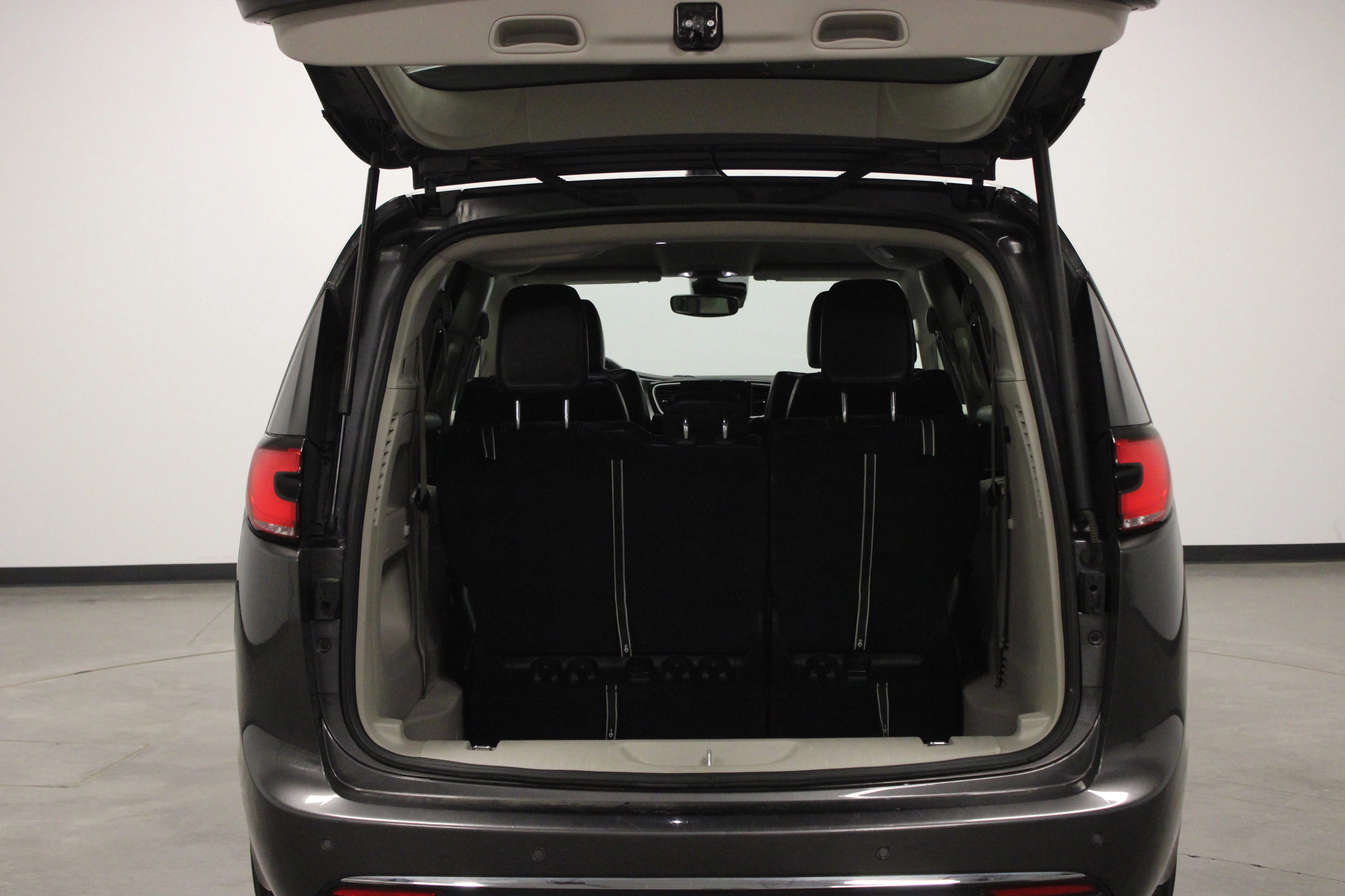 2023 Chrysler Pacifica Touring L - Photo 10