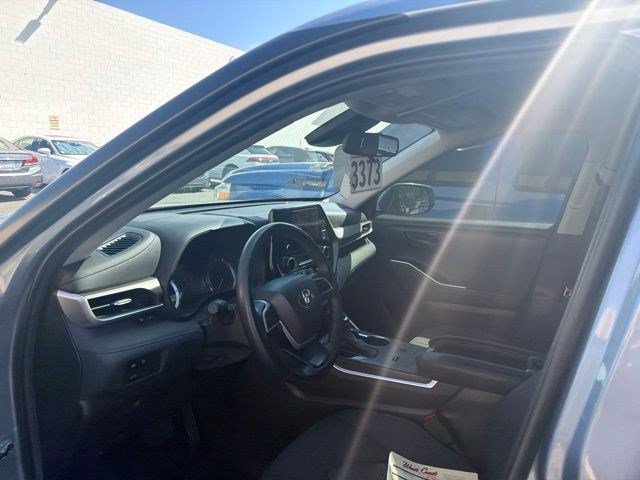 Used 2023 Moon Dust Toyota LE image 16