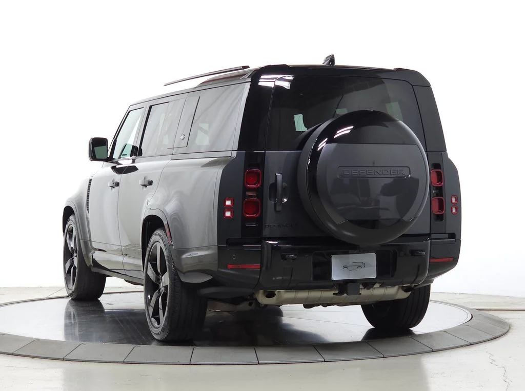 Certified Used 2024 Gray Land Rover X-Dynamic SE image 3