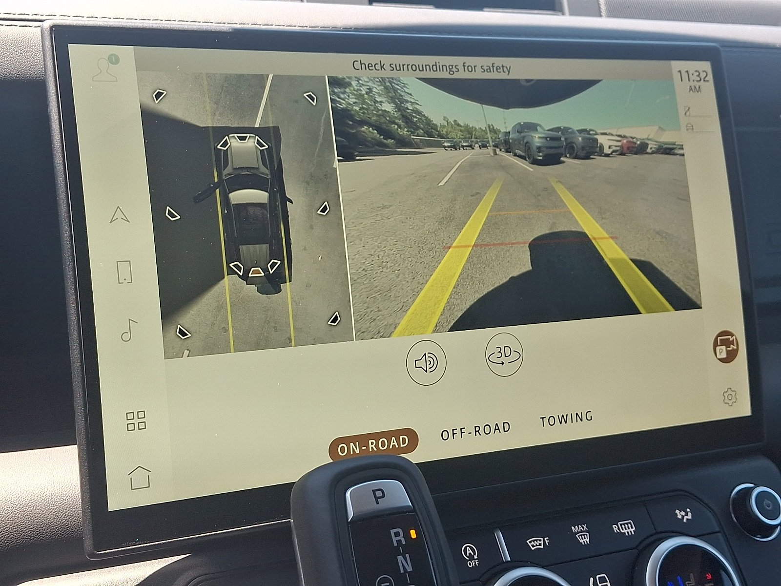 New 2026 Woolstone Green Land Rover X-Dynamic SE image 11