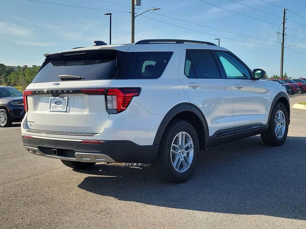 New 2026 Star White Metallic Tri-Coat Ford Active image 5