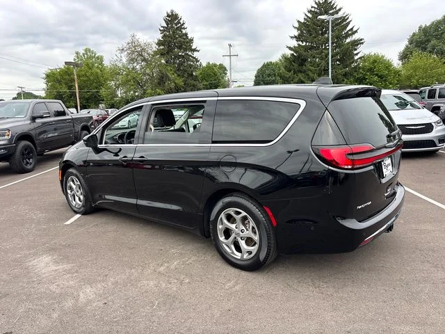 Used 2024 Black Chrysler Limited image 4