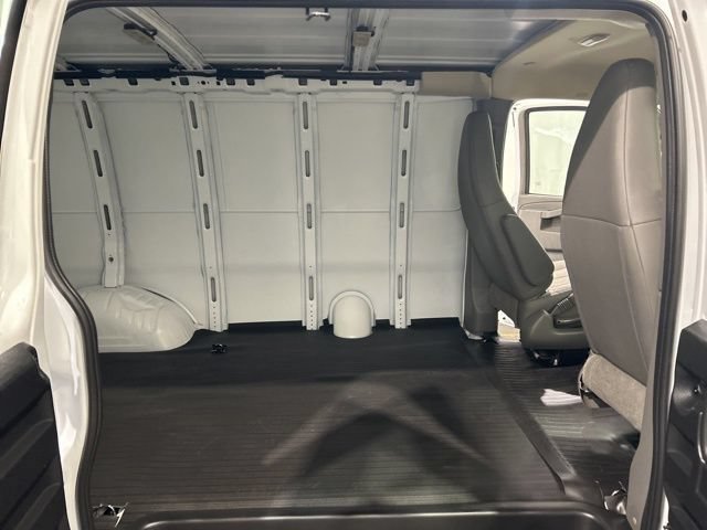 2026 Chevrolet Express Cargo Work Van - Photo 11