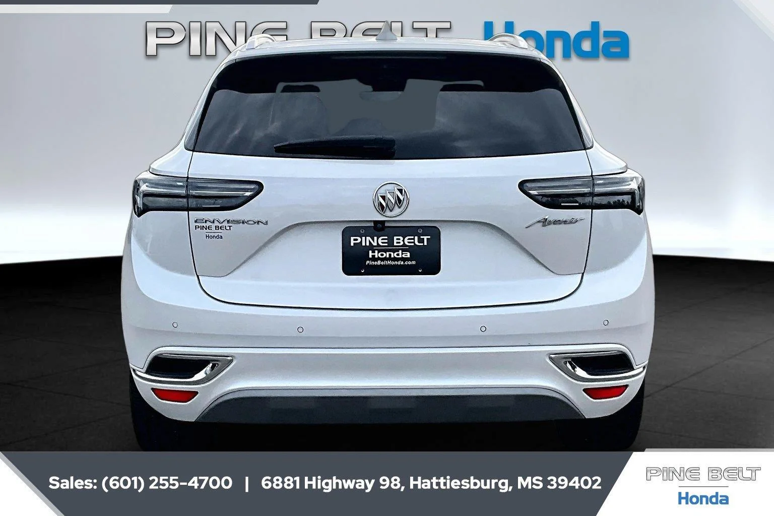 Used 2023 White Frost Tricoat Buick Avenir image 4
