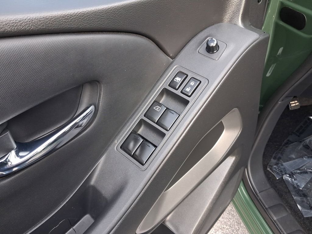 Used 2022 Green Nissan SV image 17