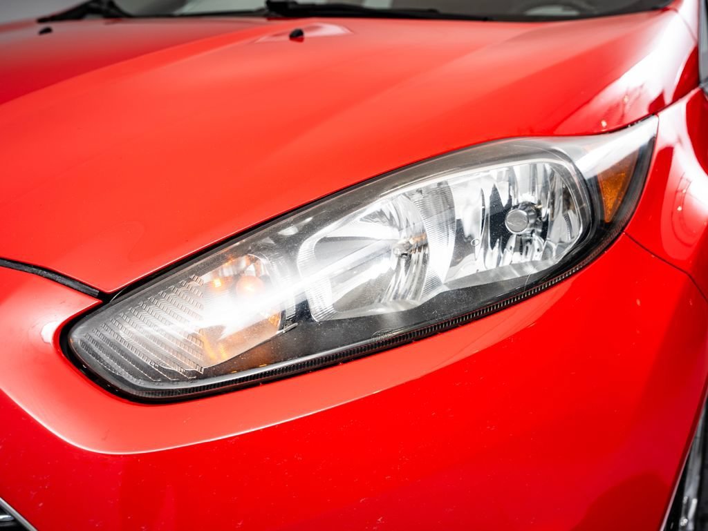 Used 2015 Race Red Ford SE image 14
