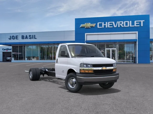 2026 Chevrolet Express Cutaway 4500 2WT