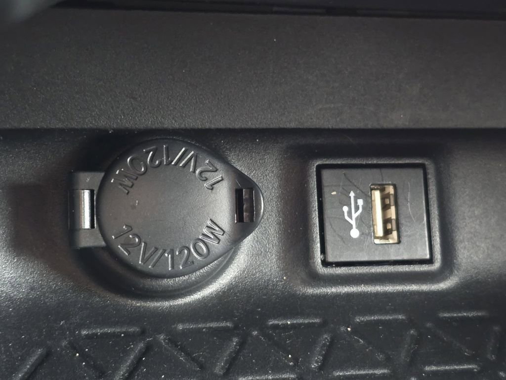 2024 Toyota RAV4 XLE - Photo 6