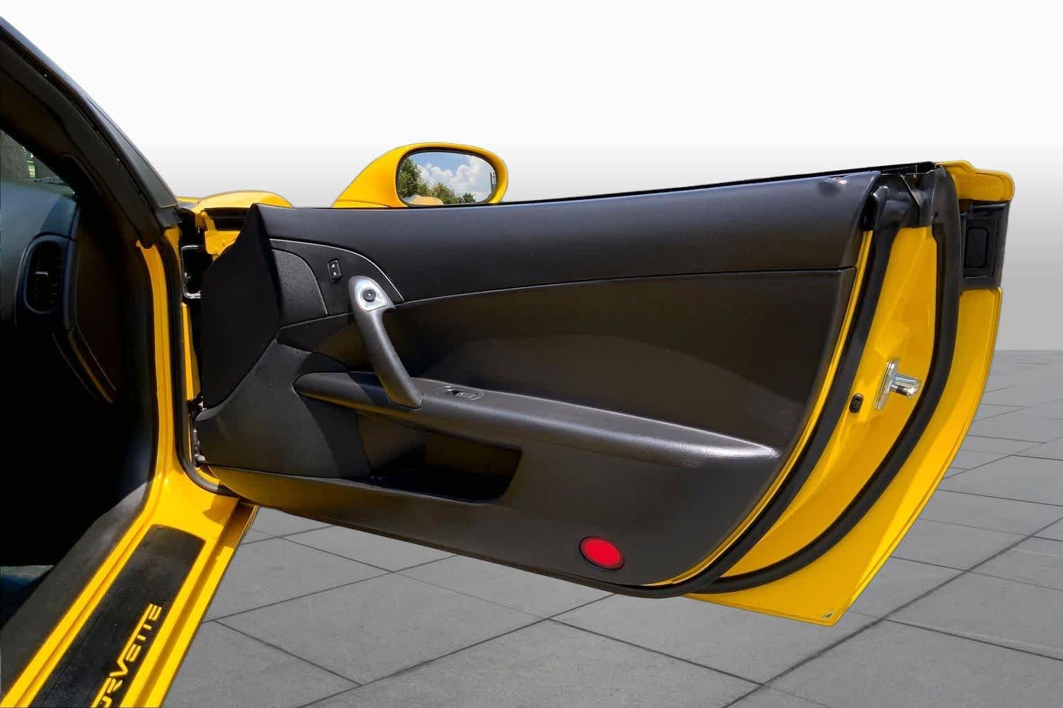 Used 2006 VELOCITY YELLOW TINT COAT Chevrolet  image 17