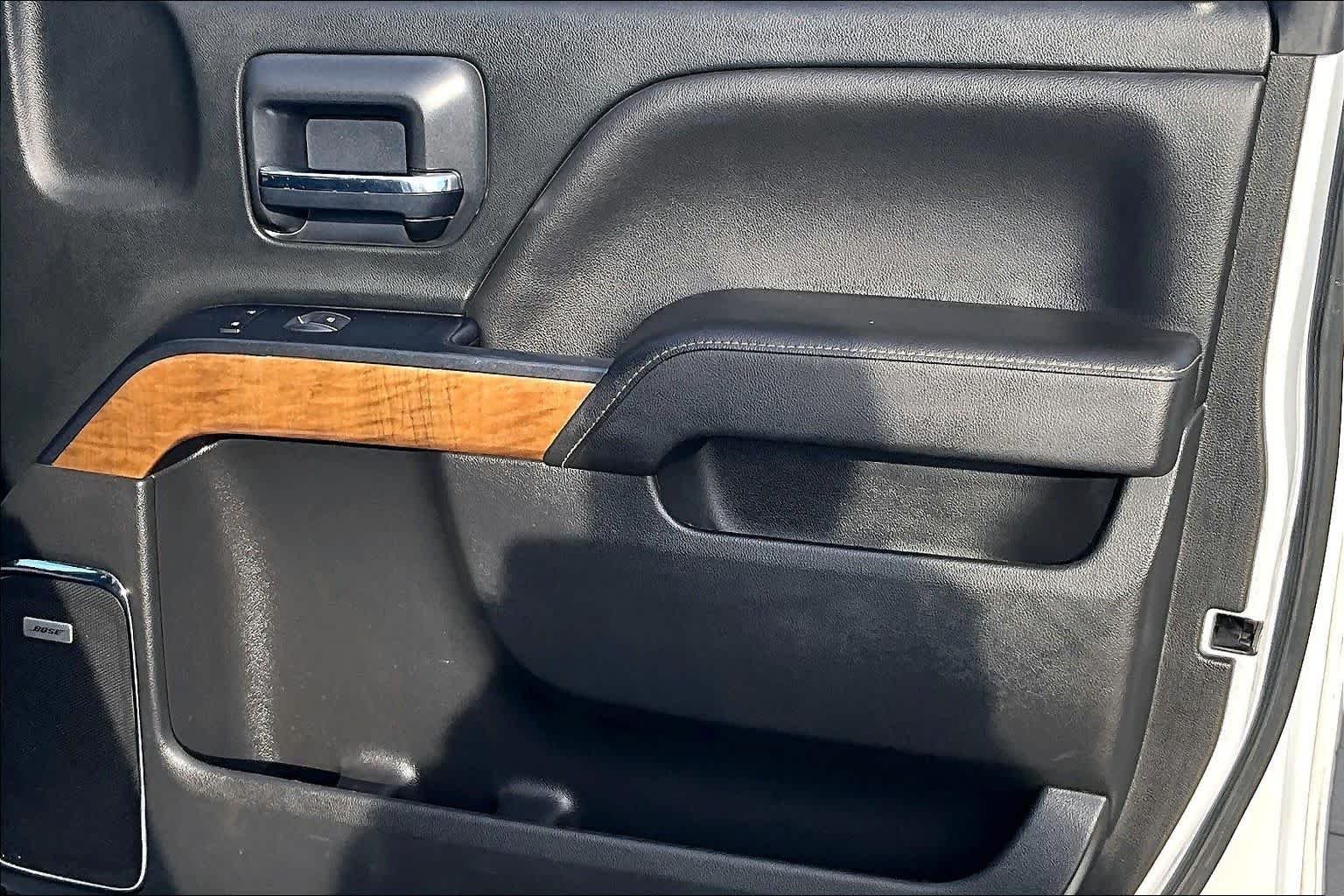 Used 2018 Summit White Chevrolet LTZ image 21